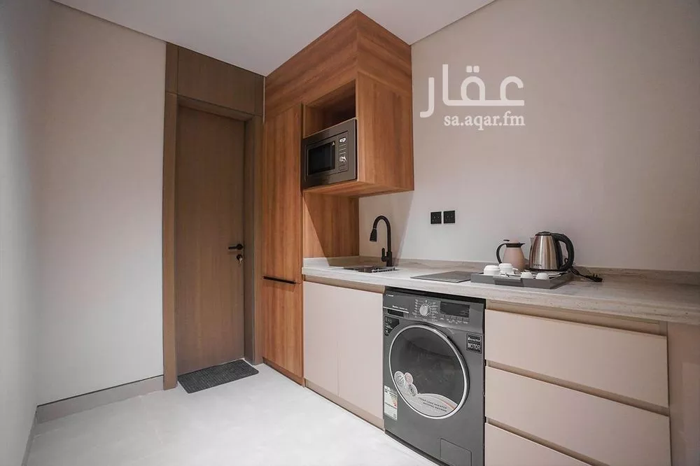 شقة 1 غرف في الملقا 6