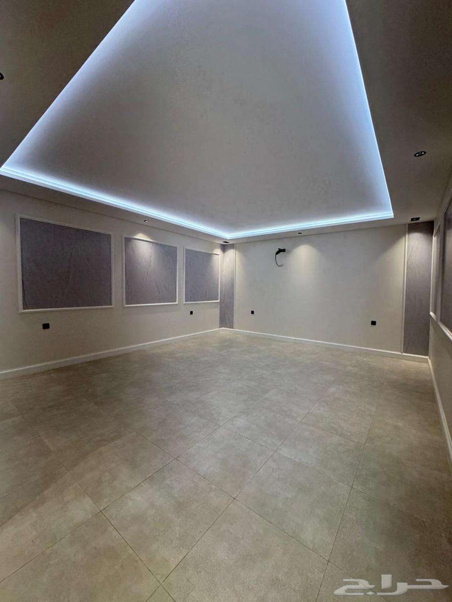 فيلا 9 غرف في ولي العهد 11