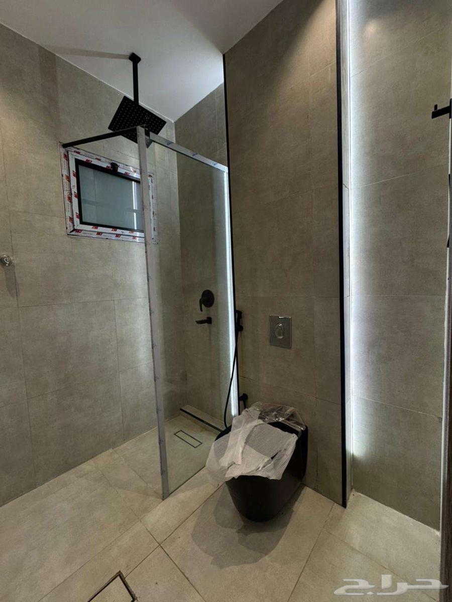 فيلا 9 غرف في ولي العهد 9