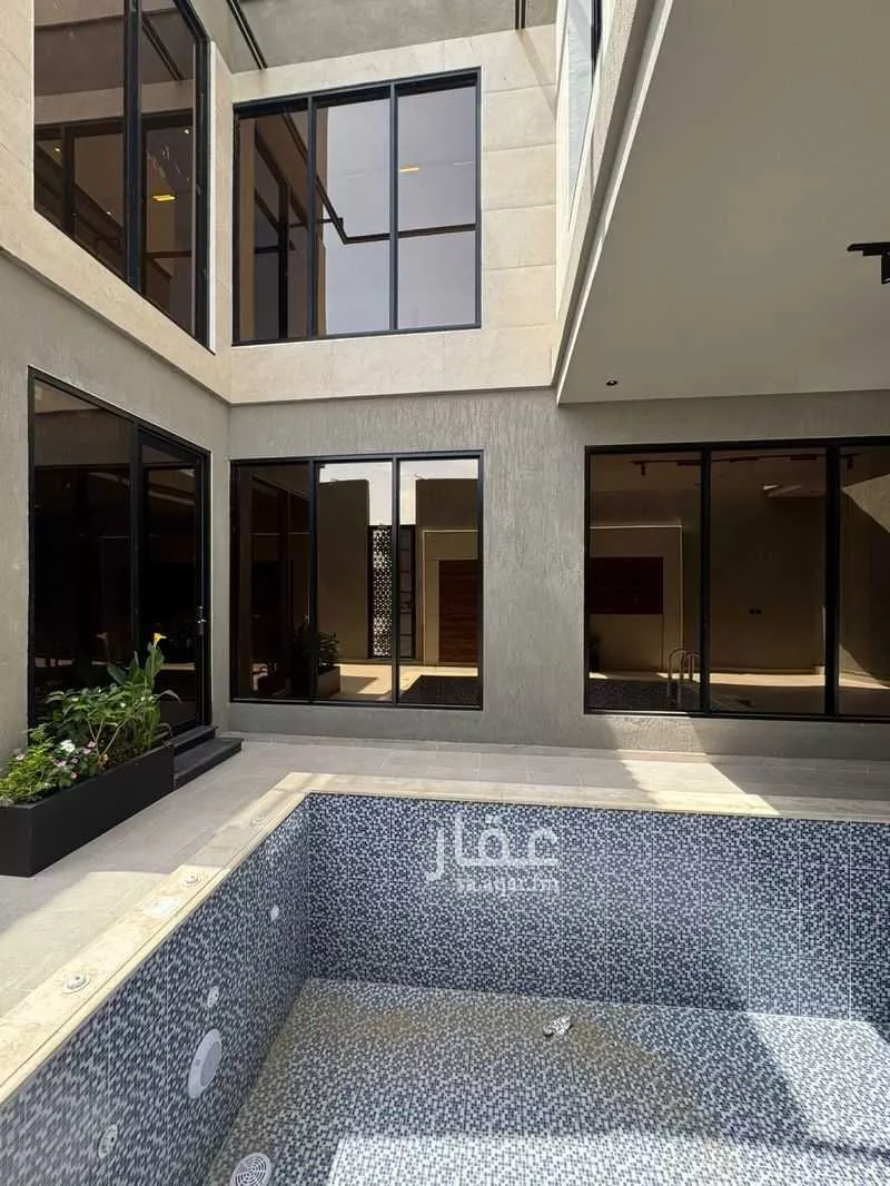 فيلا 7 غرف في الحمراء و ام الجود 3