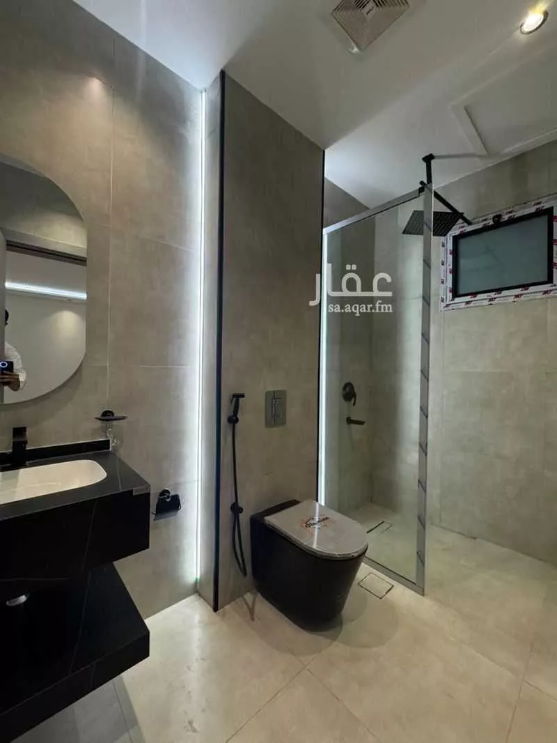 فيلا 9 غرف في الملك فهد 6