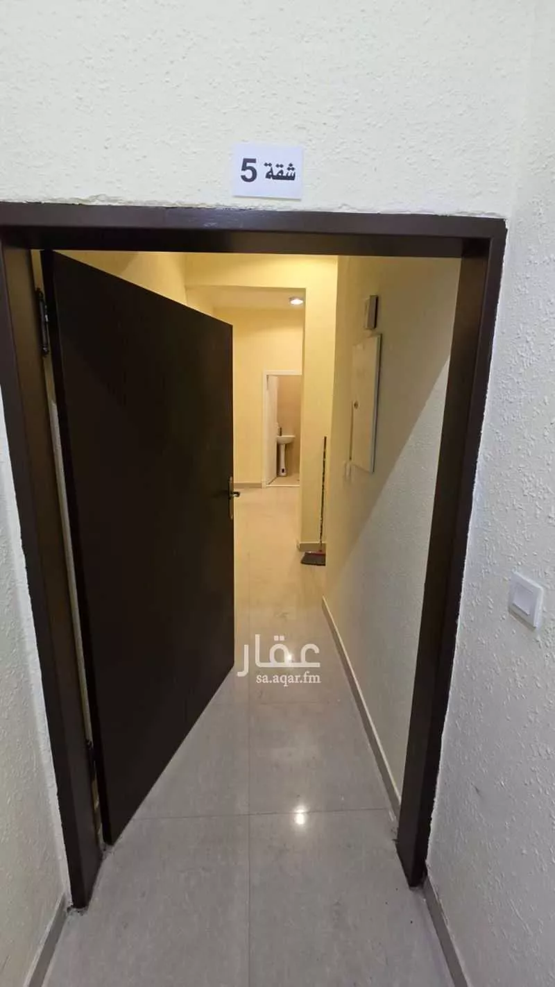 شقة 3 غرف في الديرة 5