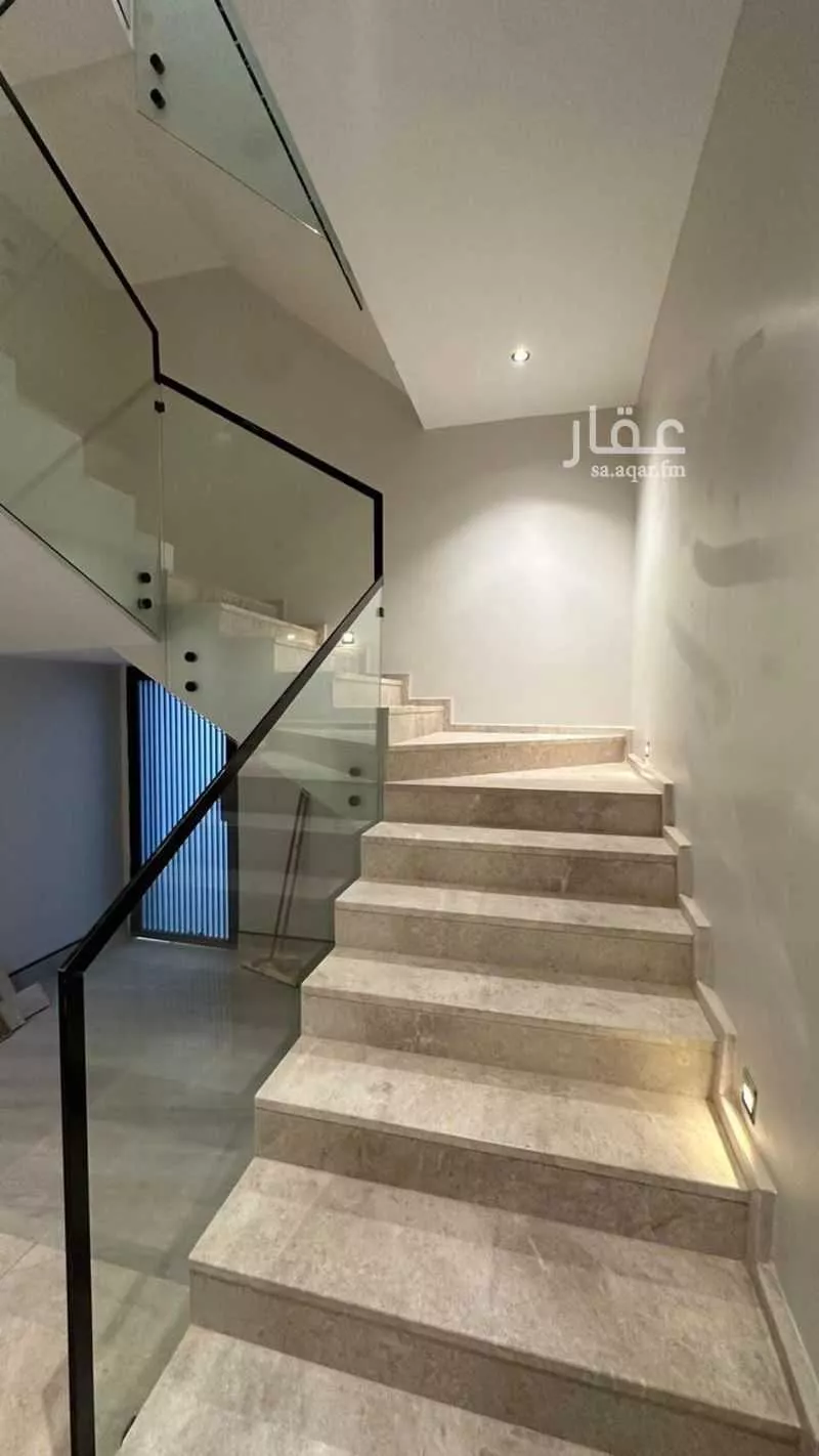 6 bedroom apartment in Al Zahrah 9