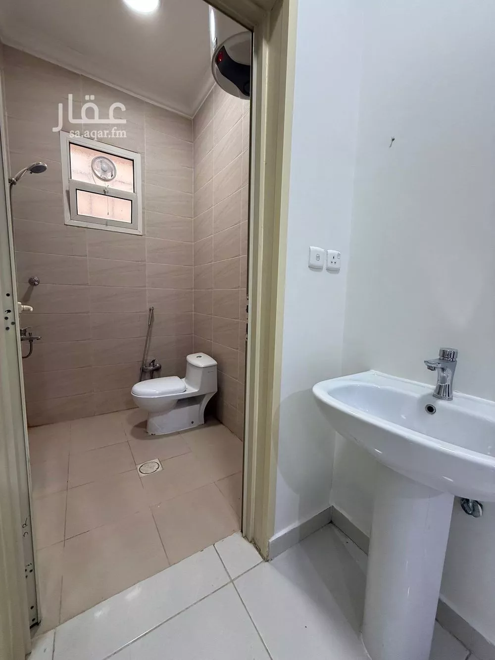 دور 4 غرف في العارض 4