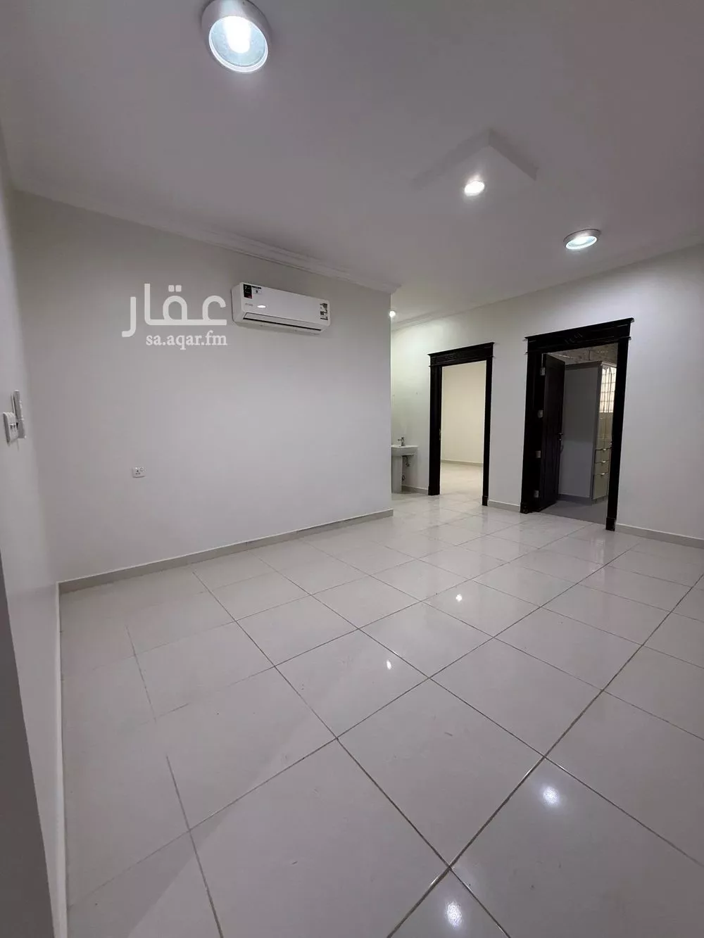 دور 4 غرف في العارض 10