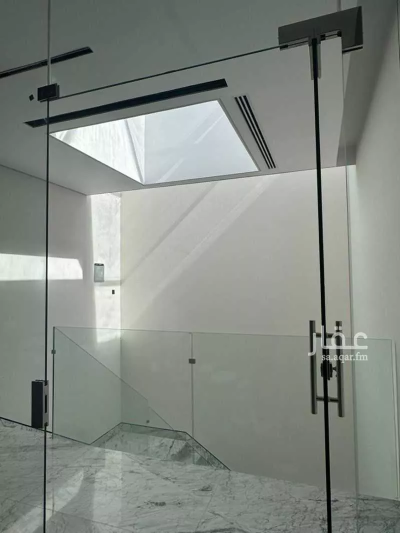 عمارة 729 م² في العارض 2