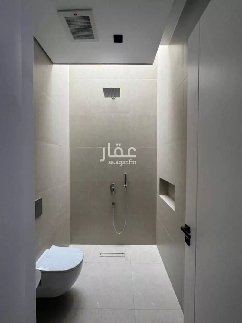 عمارة 729 م² في العارض 7