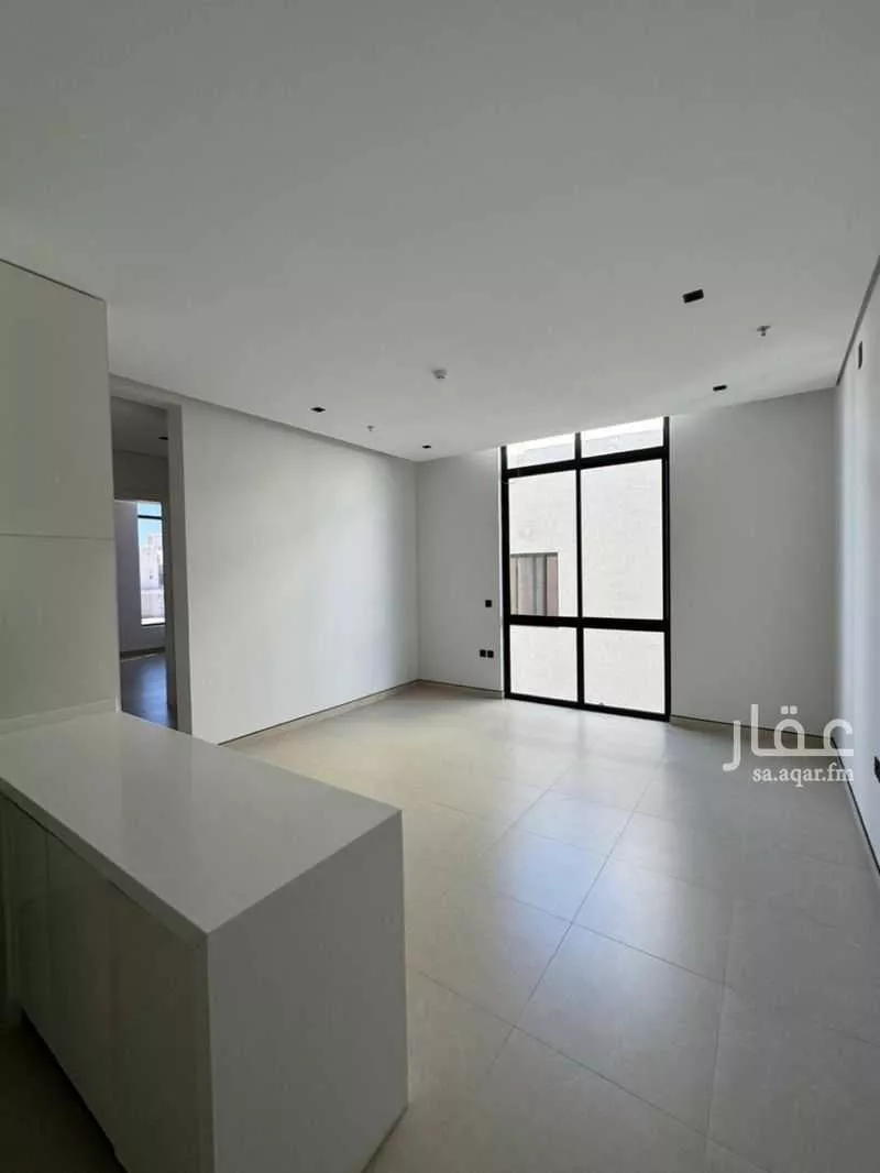 عمارة 729 م² في العارض 8