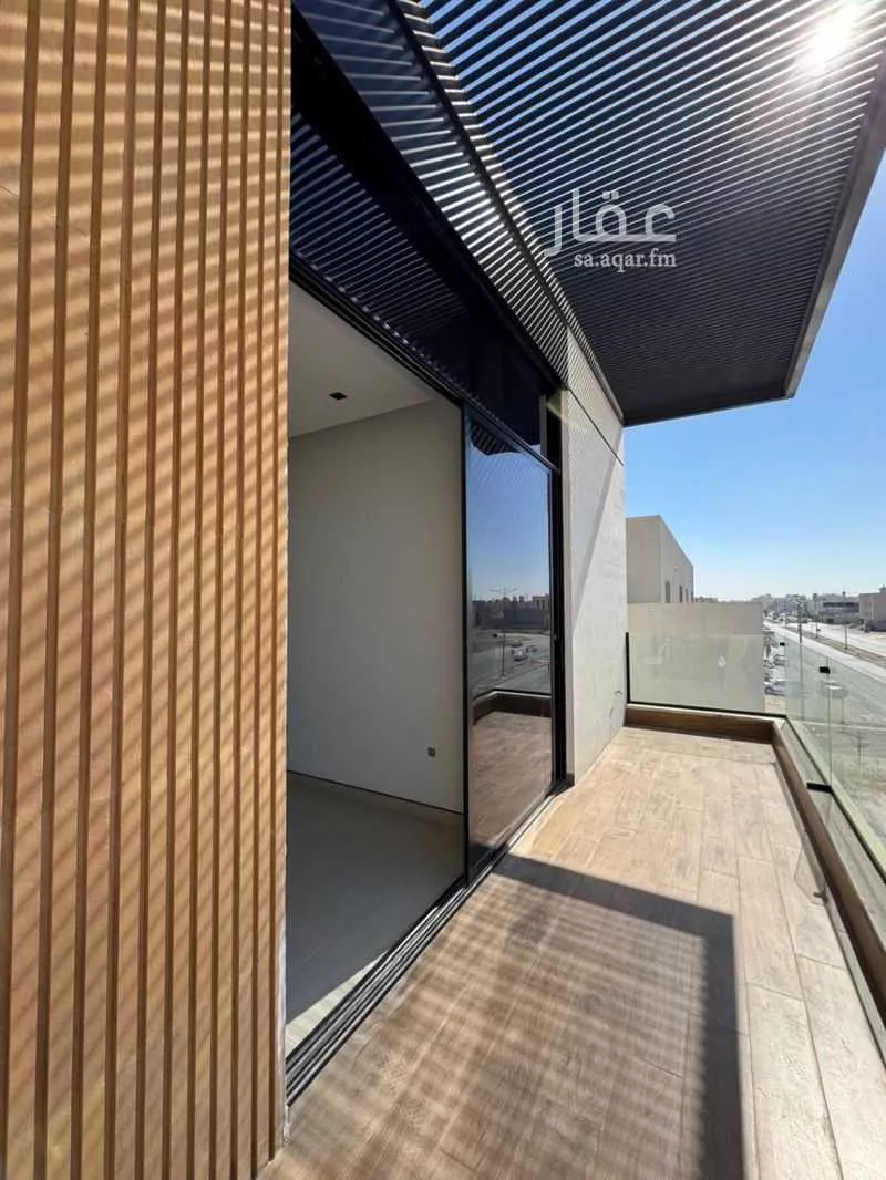 عمارة 729 م² في العارض 10