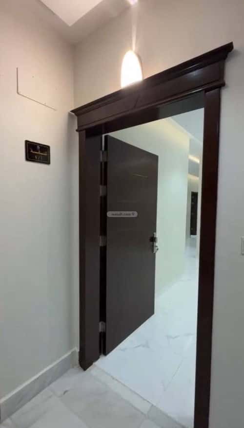 شقة 5 غرف في الصفاء 8