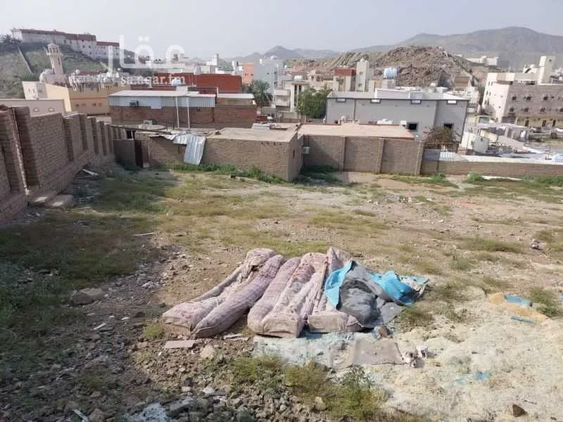 أرض 1722 م² في التنعيم 6