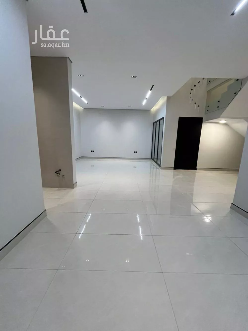 فيلا 5 غرف في الجنادرية 3