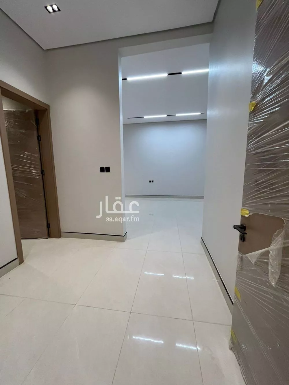 فيلا 5 غرف في الجنادرية 8