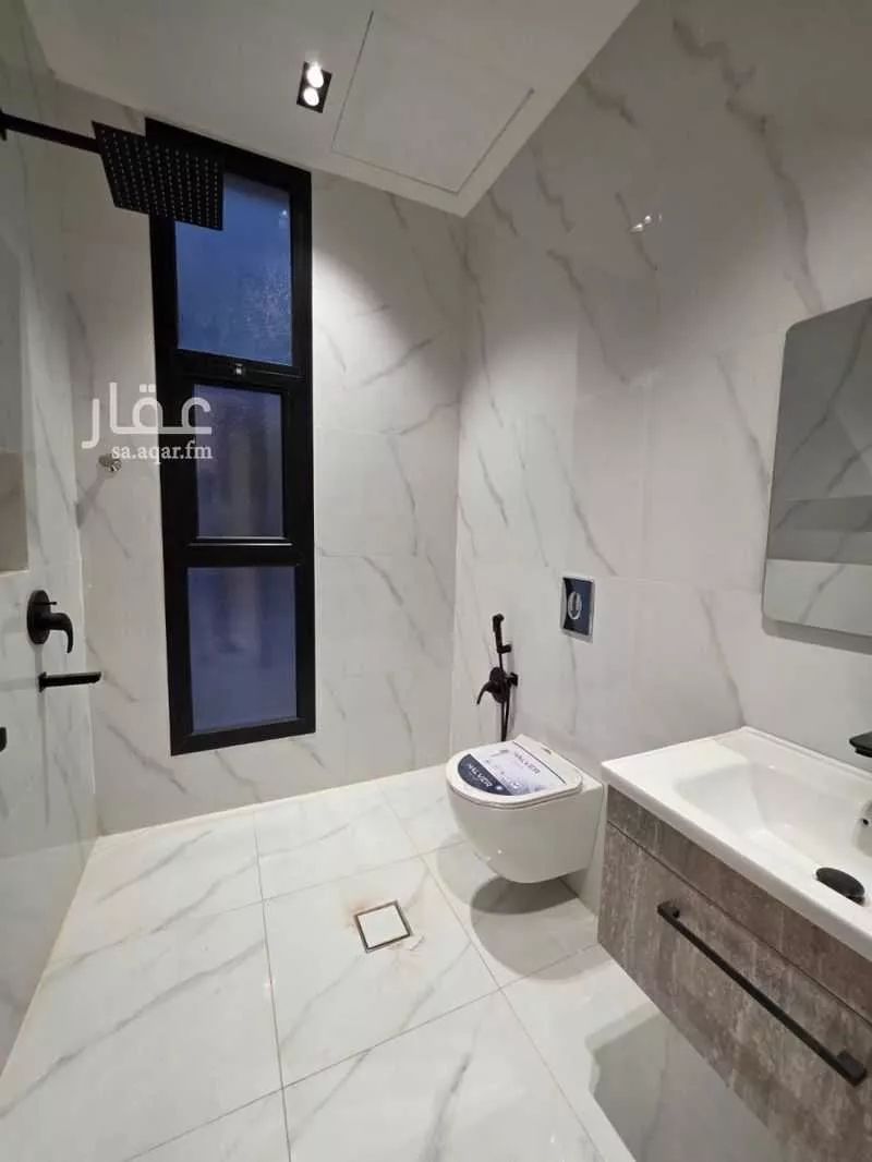6 bedroom villa in Al Qadisiyah 17