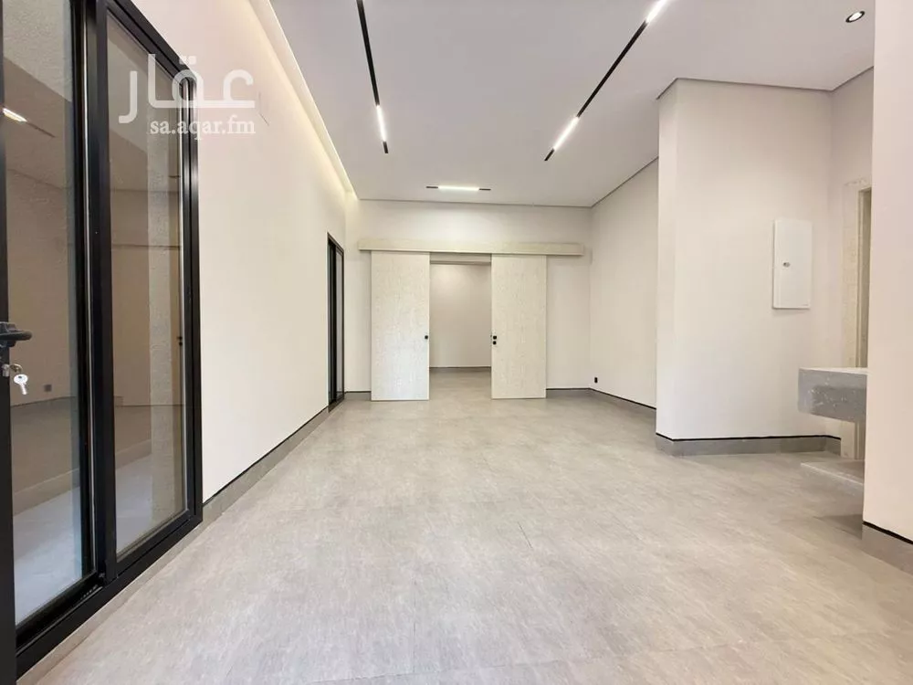 4 bedroom floor in Al Rimal 8