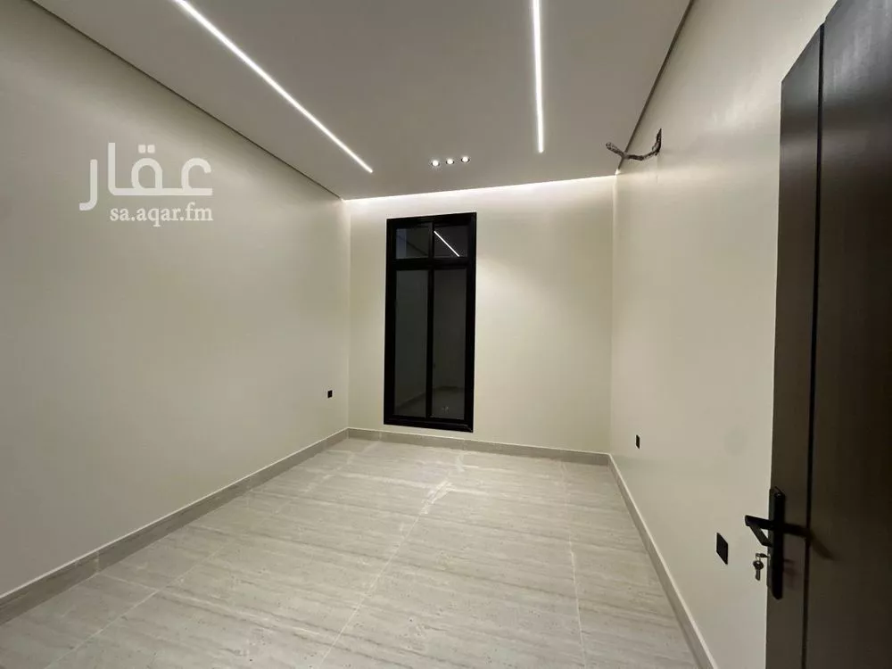 5 bedroom floor in Al Khaleej 8