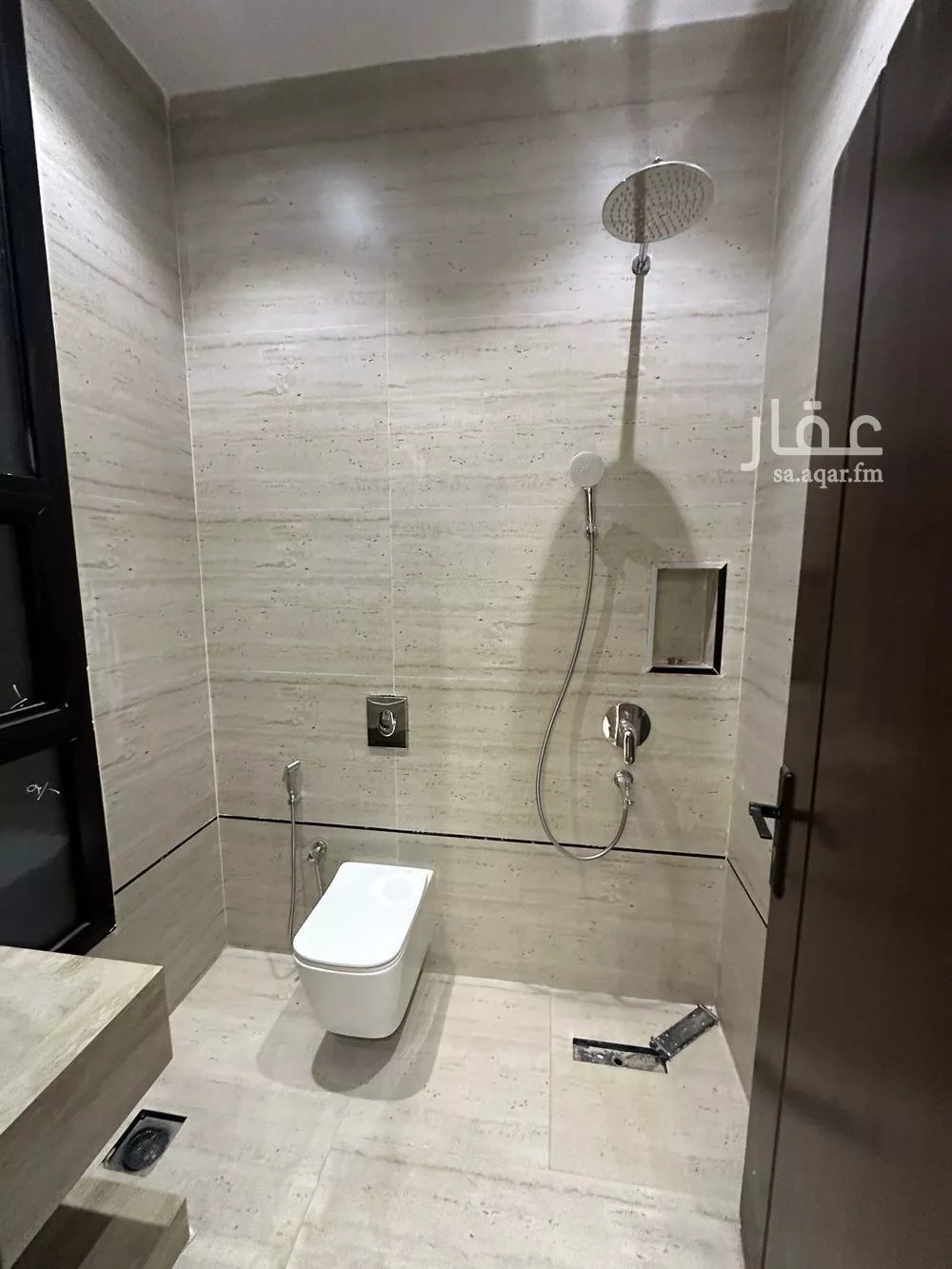 5 bedroom floor in Al Khaleej 11