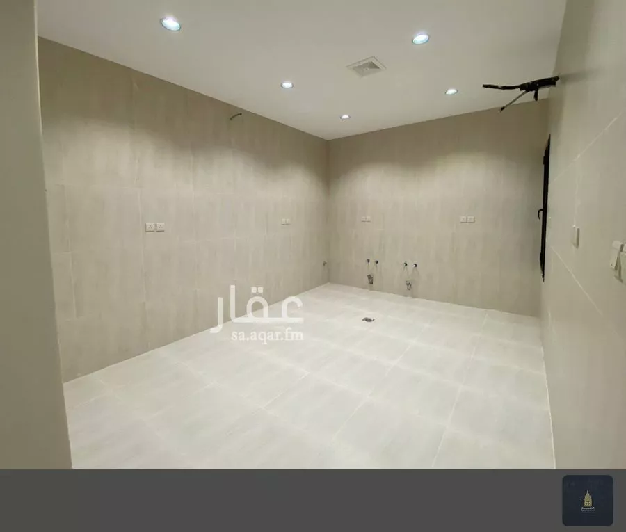 5 bedroom apartment in King Fahd 9