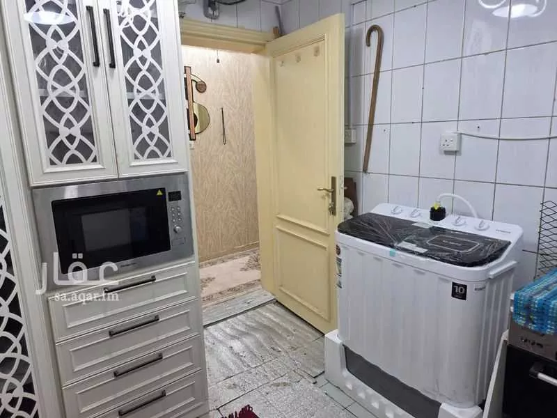 شقة 4 غرف في العزيزية 11