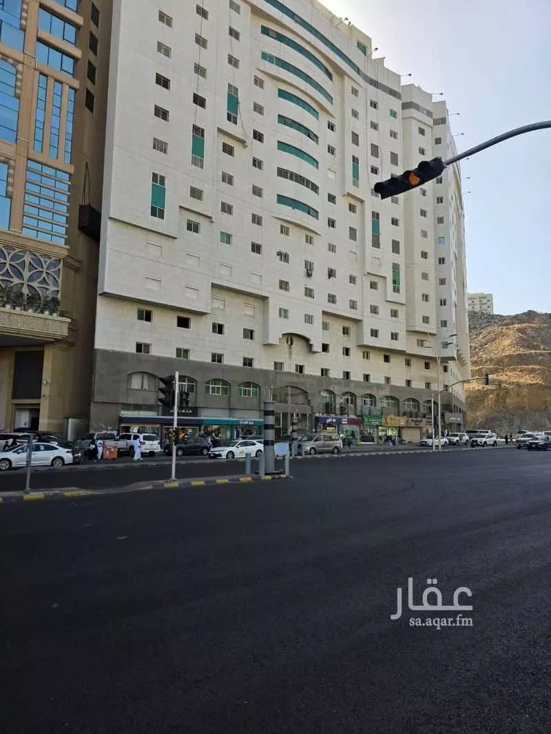 شقة 4 غرف في العزيزية 15