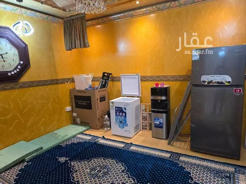 شقة 4 غرف في العزيزية 4