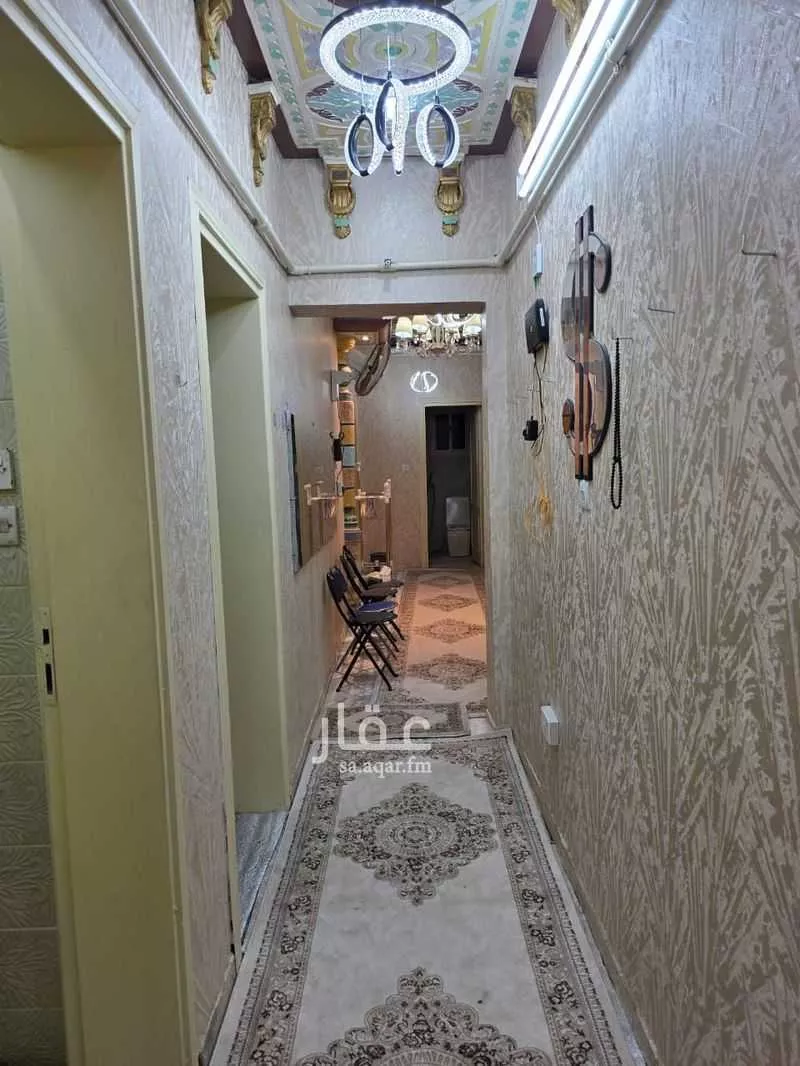 شقة 4 غرف في العزيزية 8