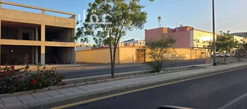 محل 400 م² في العزيزية 2