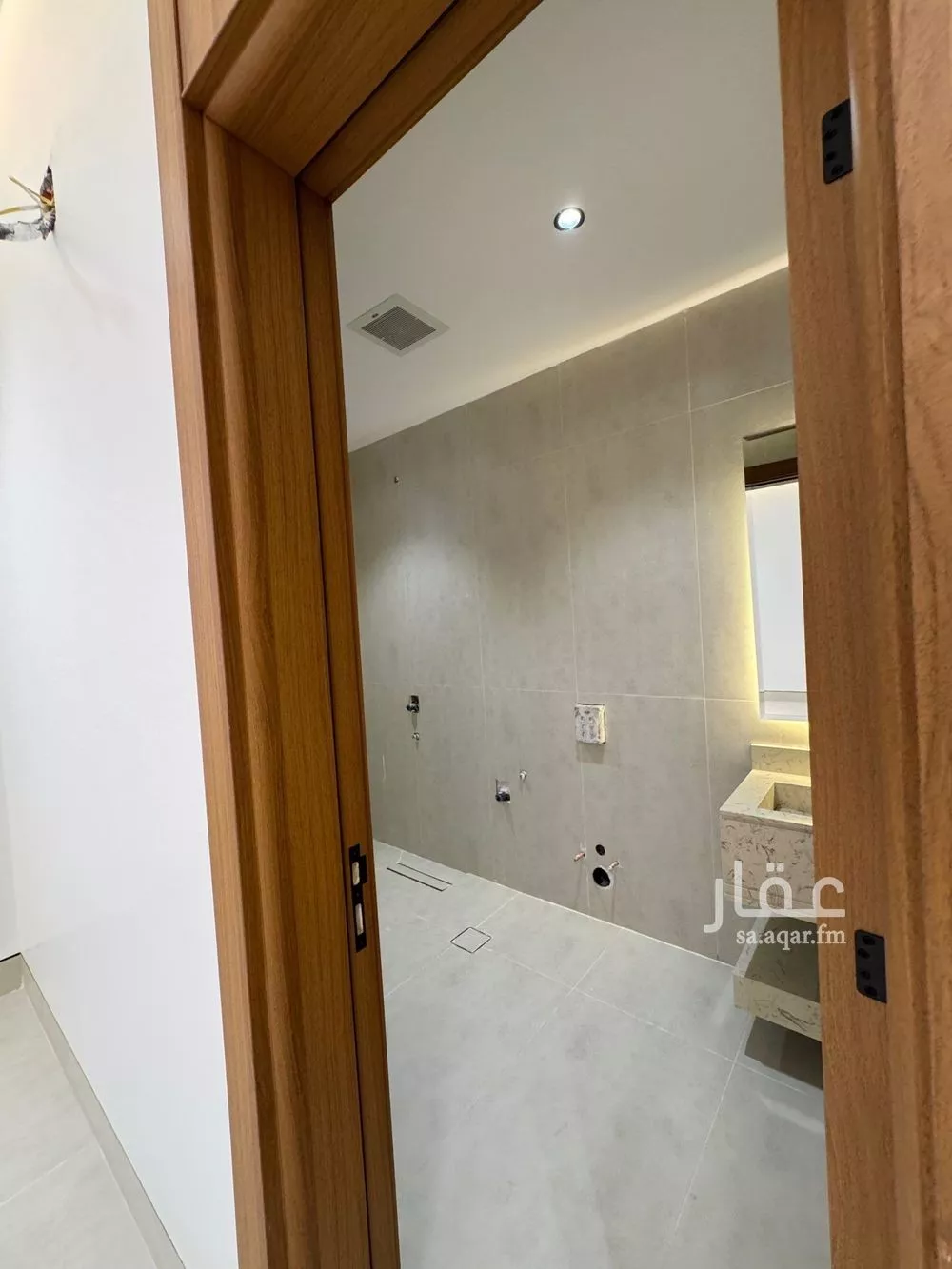 دور 3 غرف في العارض 14