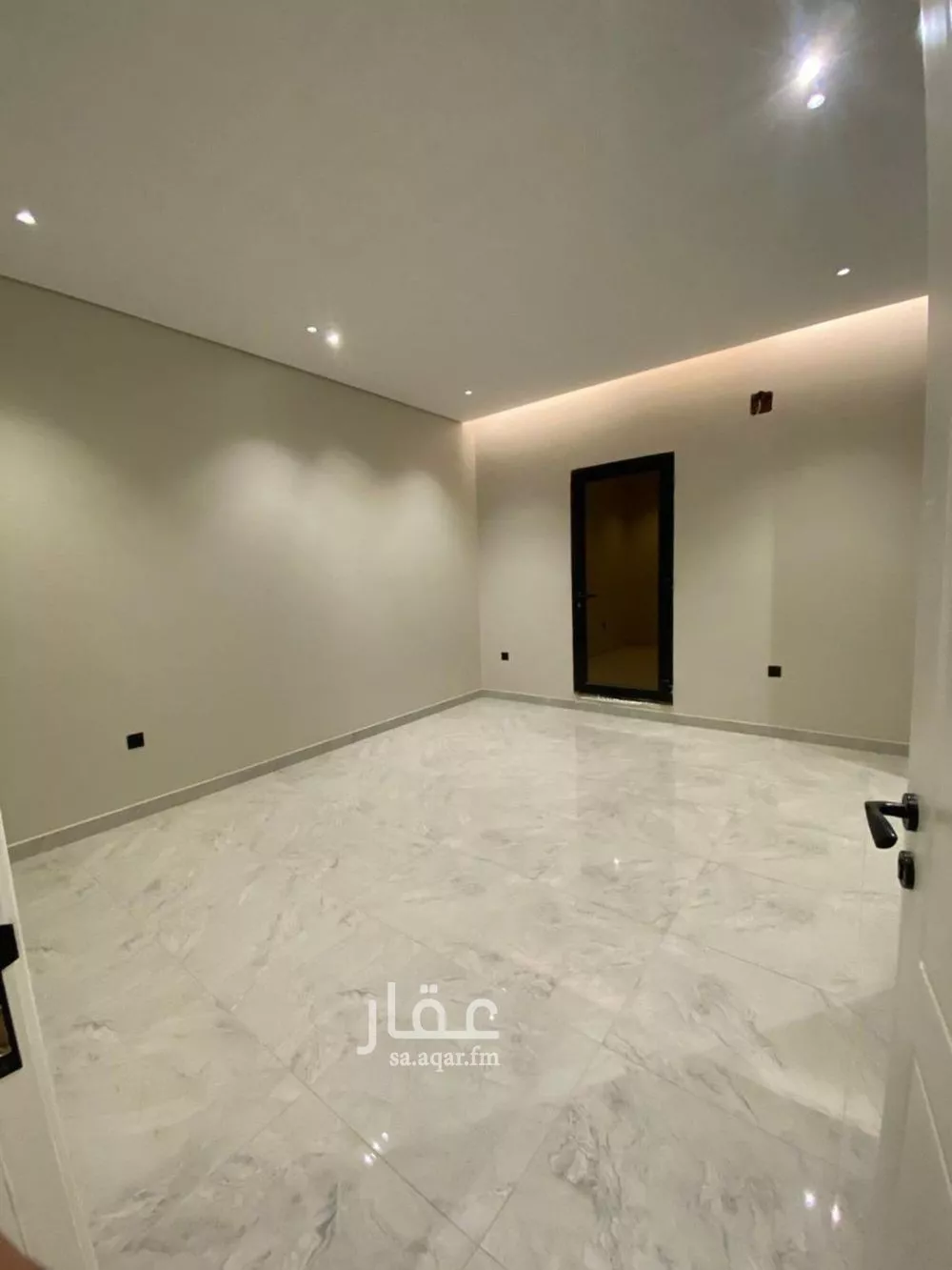 4 bedroom floor in Al Aqiq 4