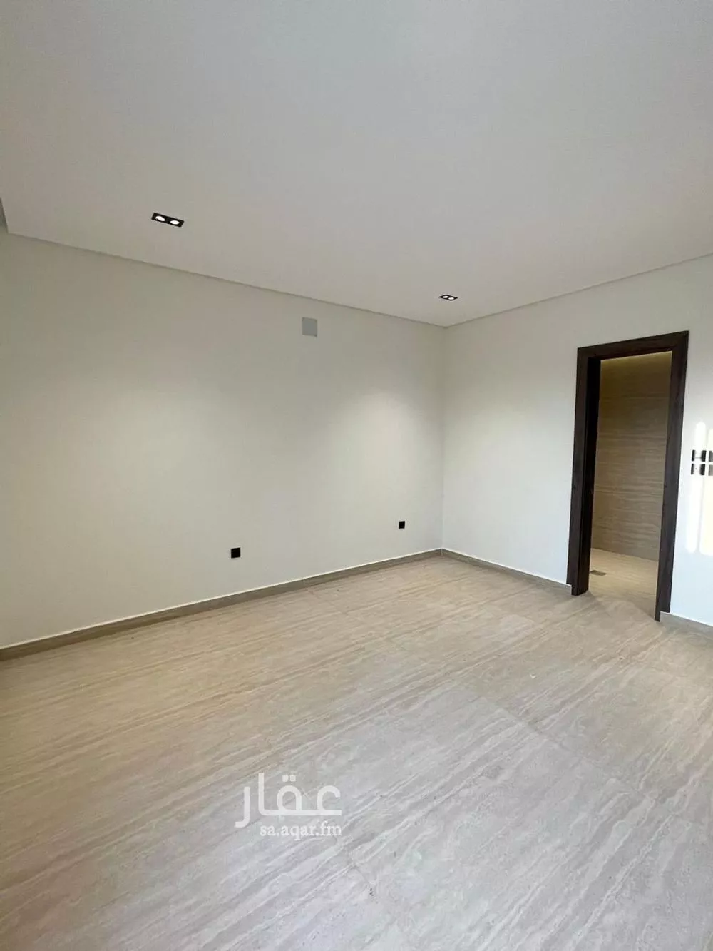 3 bedroom floor in As Suwaidi Al Gharabi 9