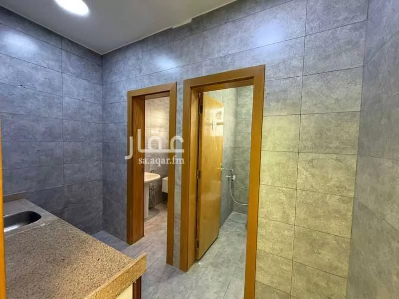 مكتب 12150 م² في الصحافة 12