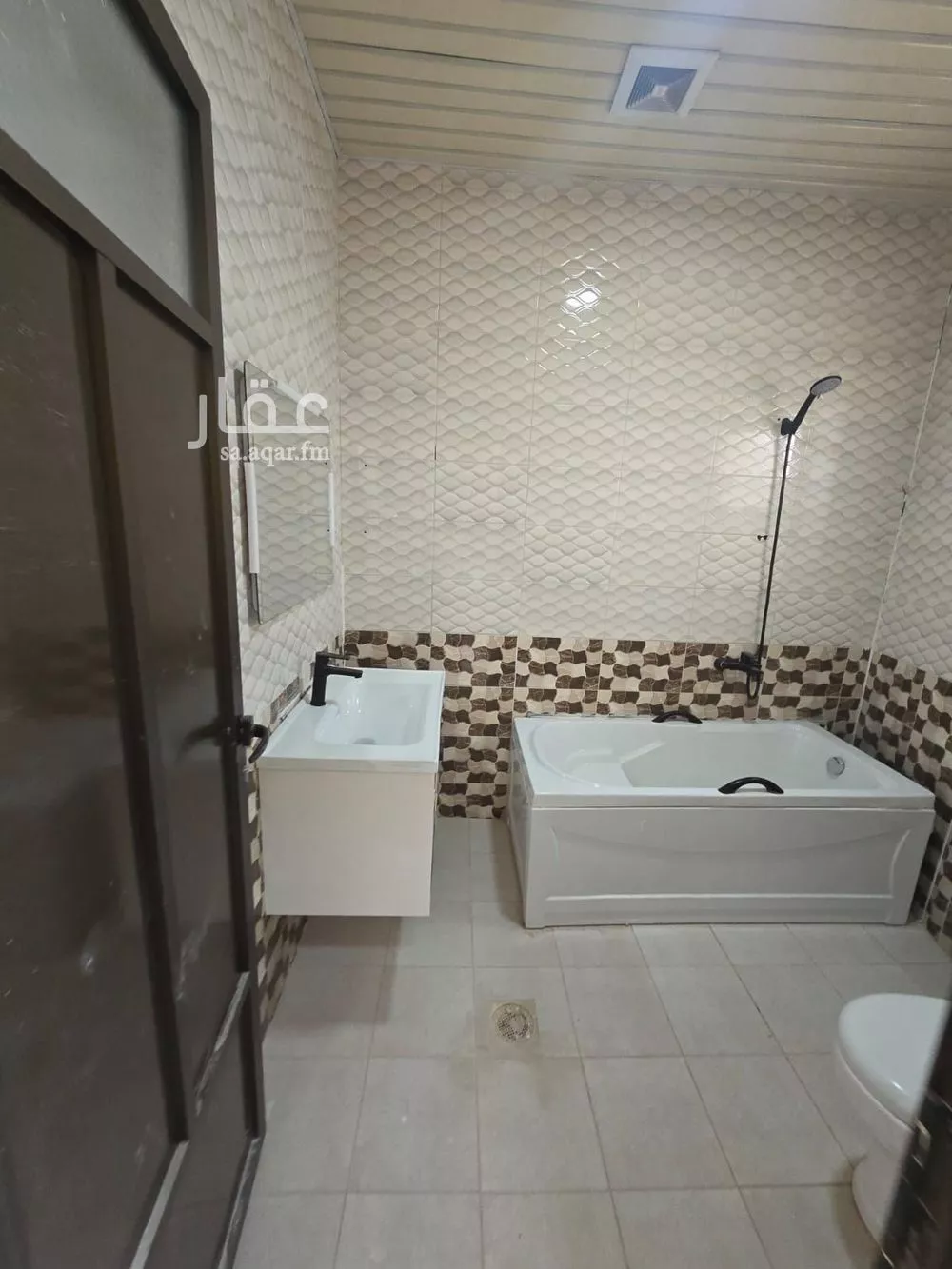 فيلا 9 غرف في ضاحية الملك فهد 21