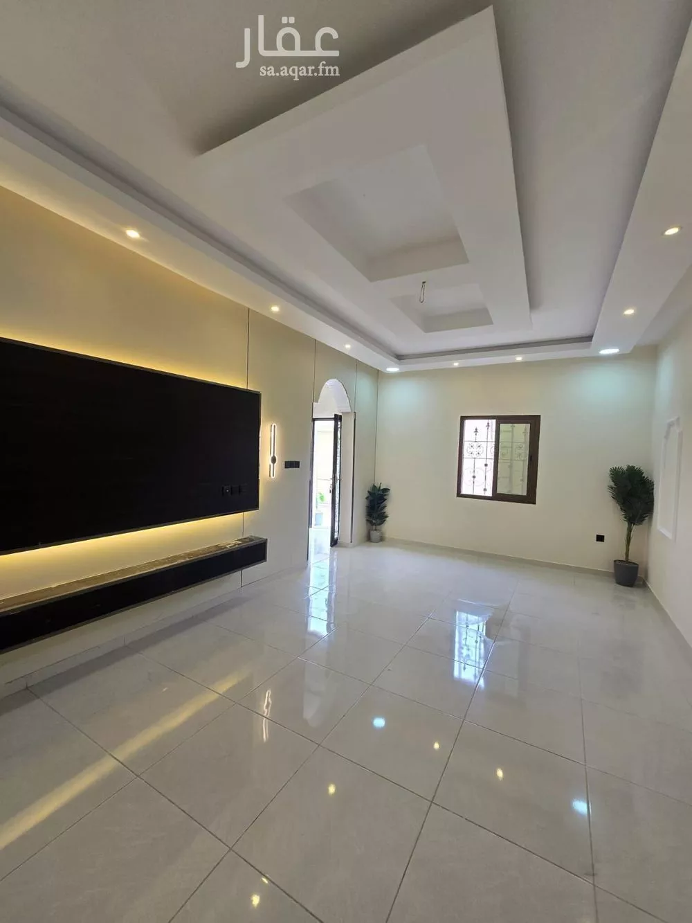 فيلا 9 غرف في ضاحية الملك فهد 4