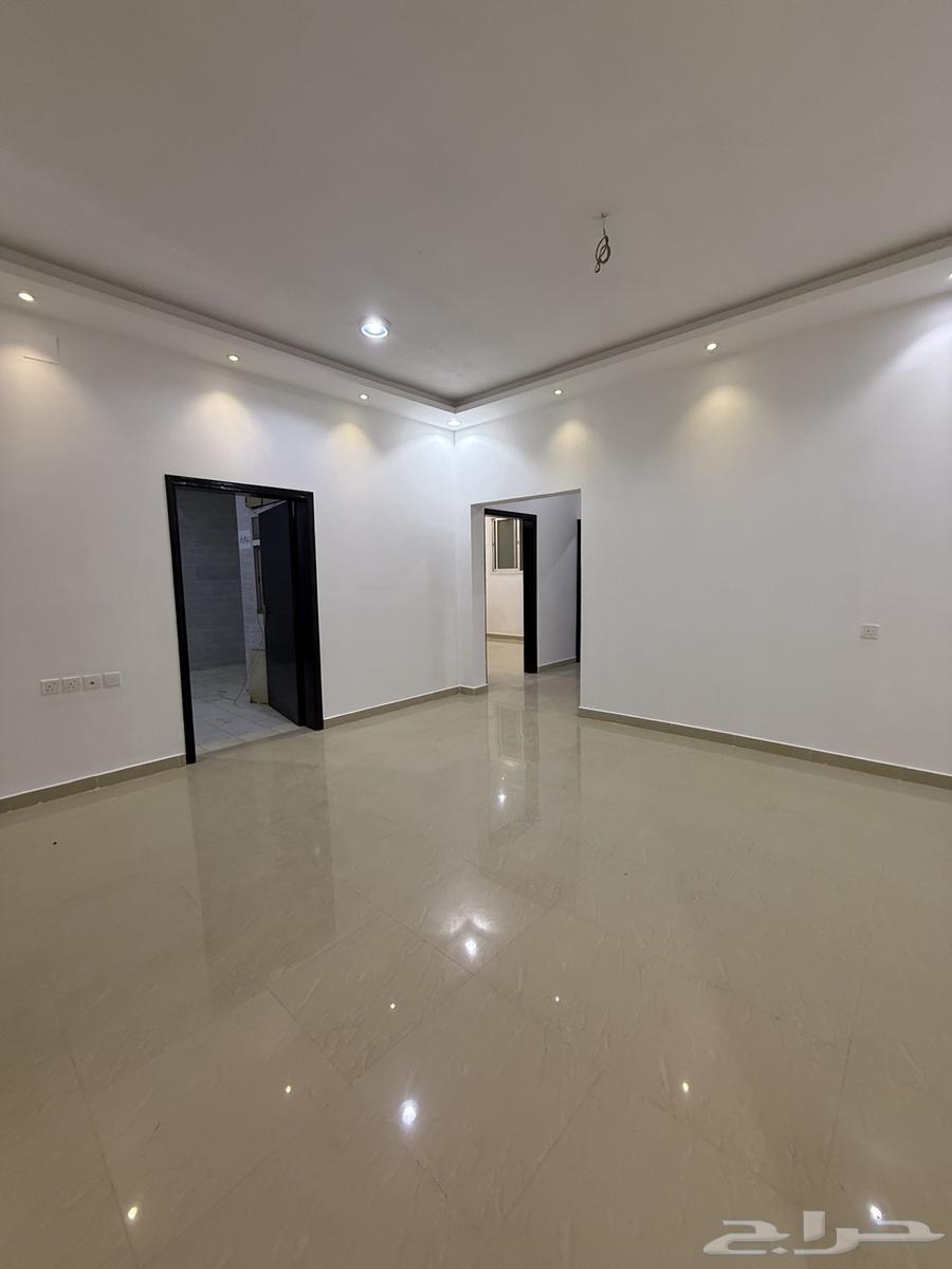 شقة 3 غرف في النخيل 3