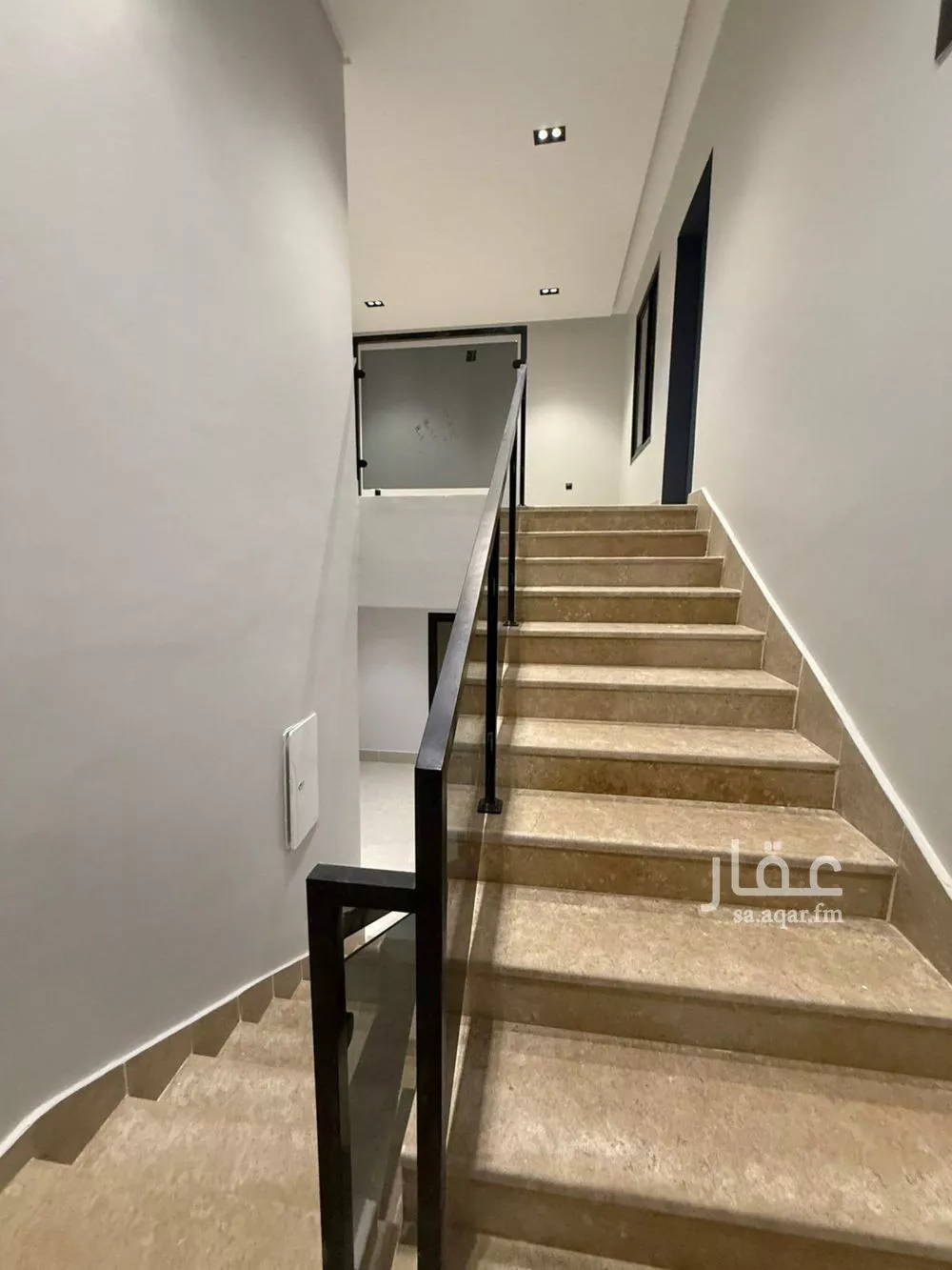 شقة 7 غرف في عكاظ 21