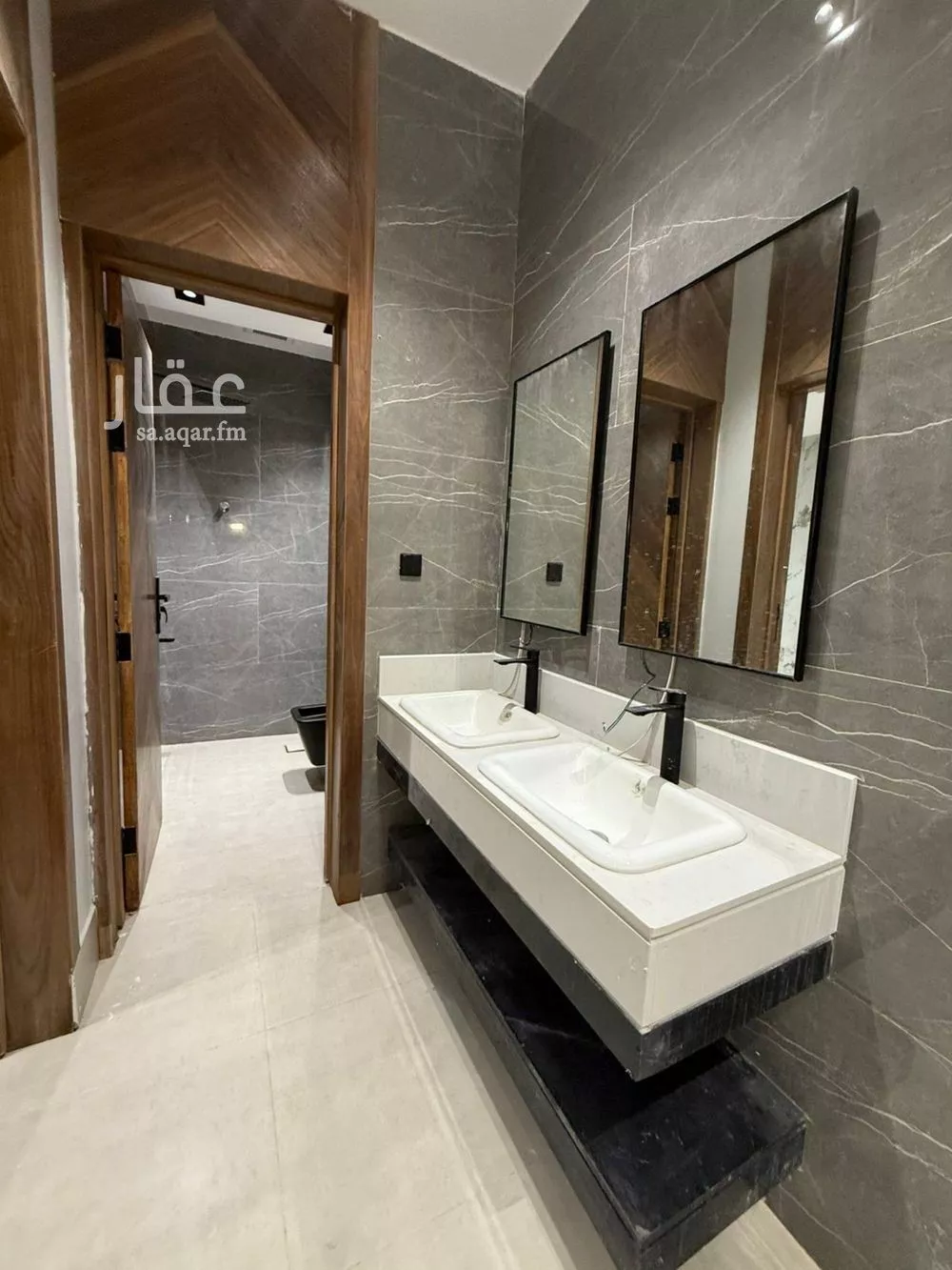 شقة 7 غرف في عكاظ 9