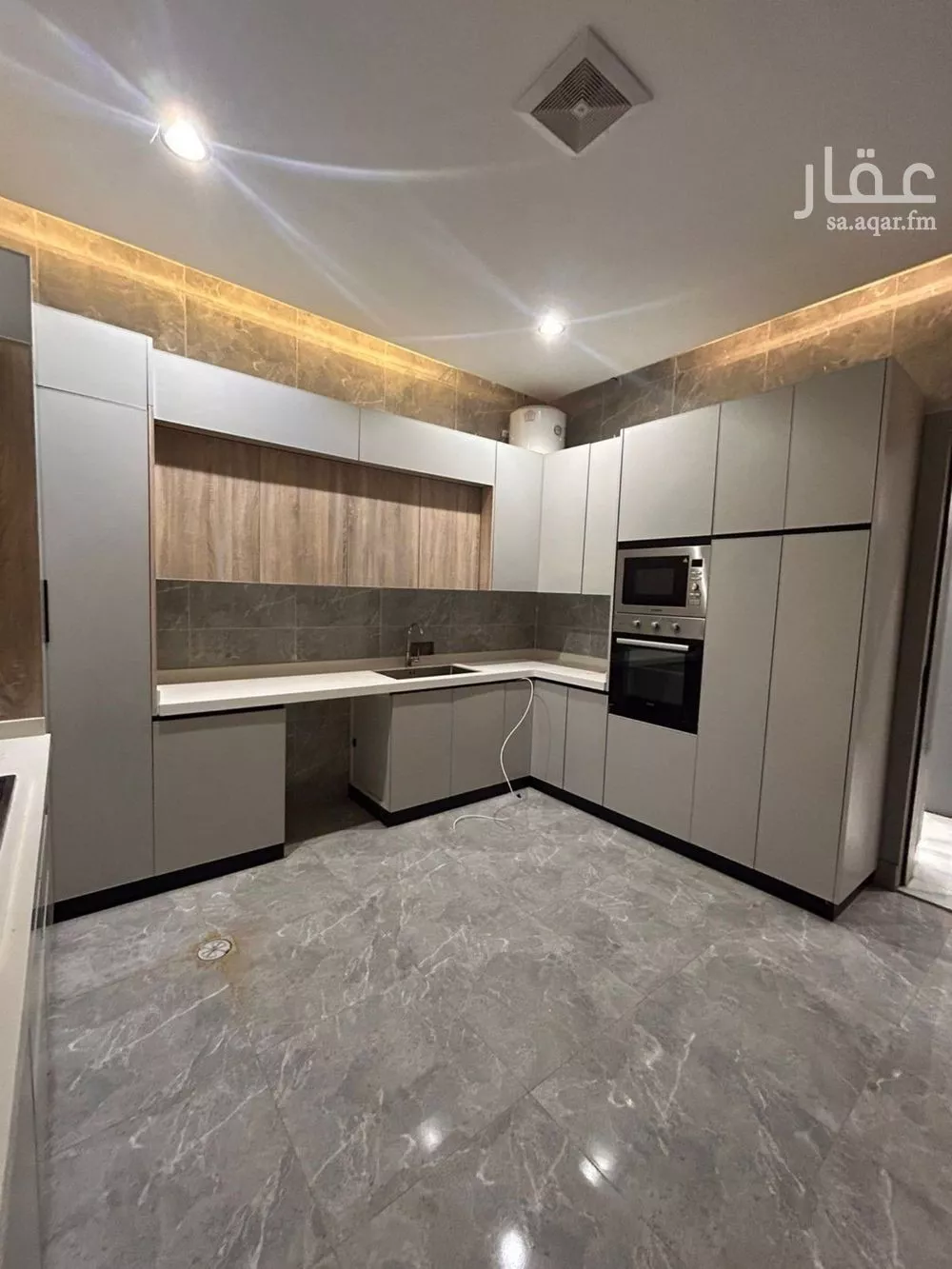 3 bedroom floor in Okaz 6