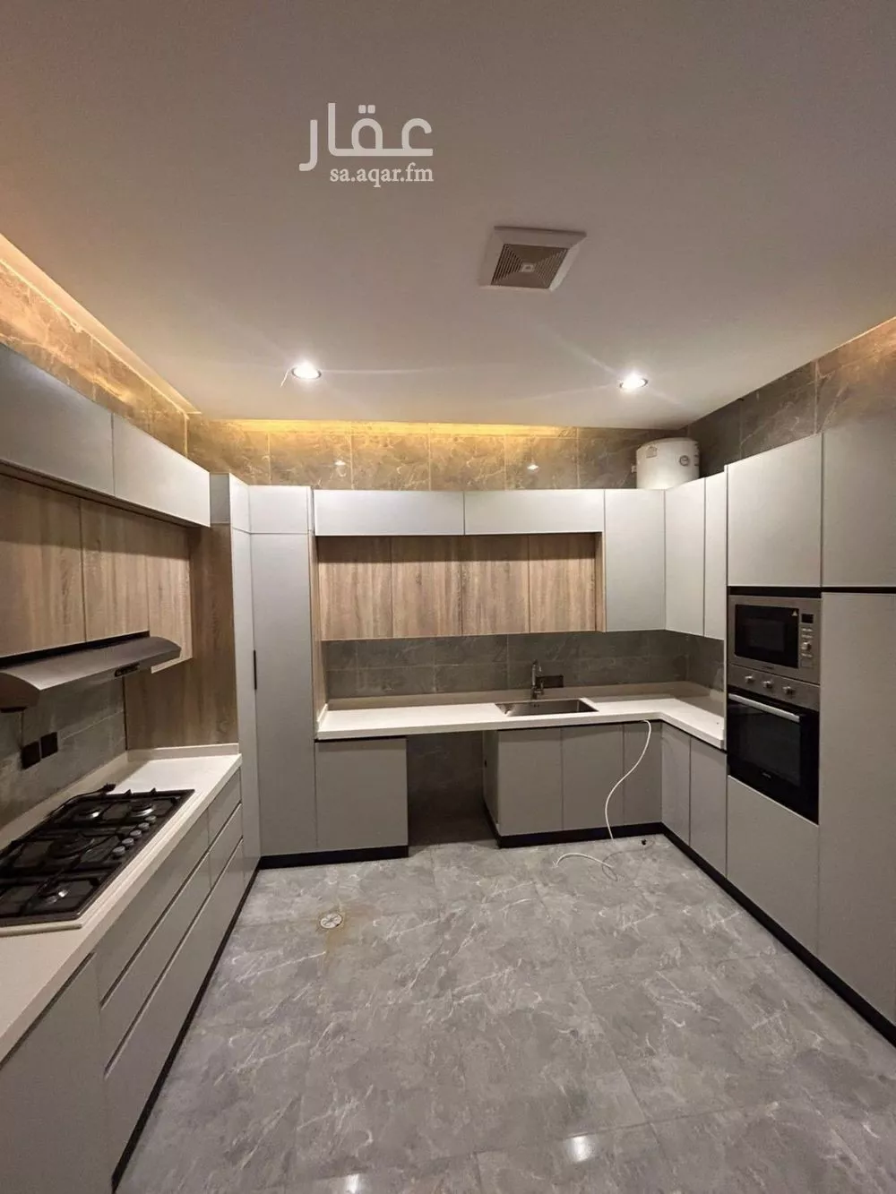 3 bedroom floor in Okaz 10