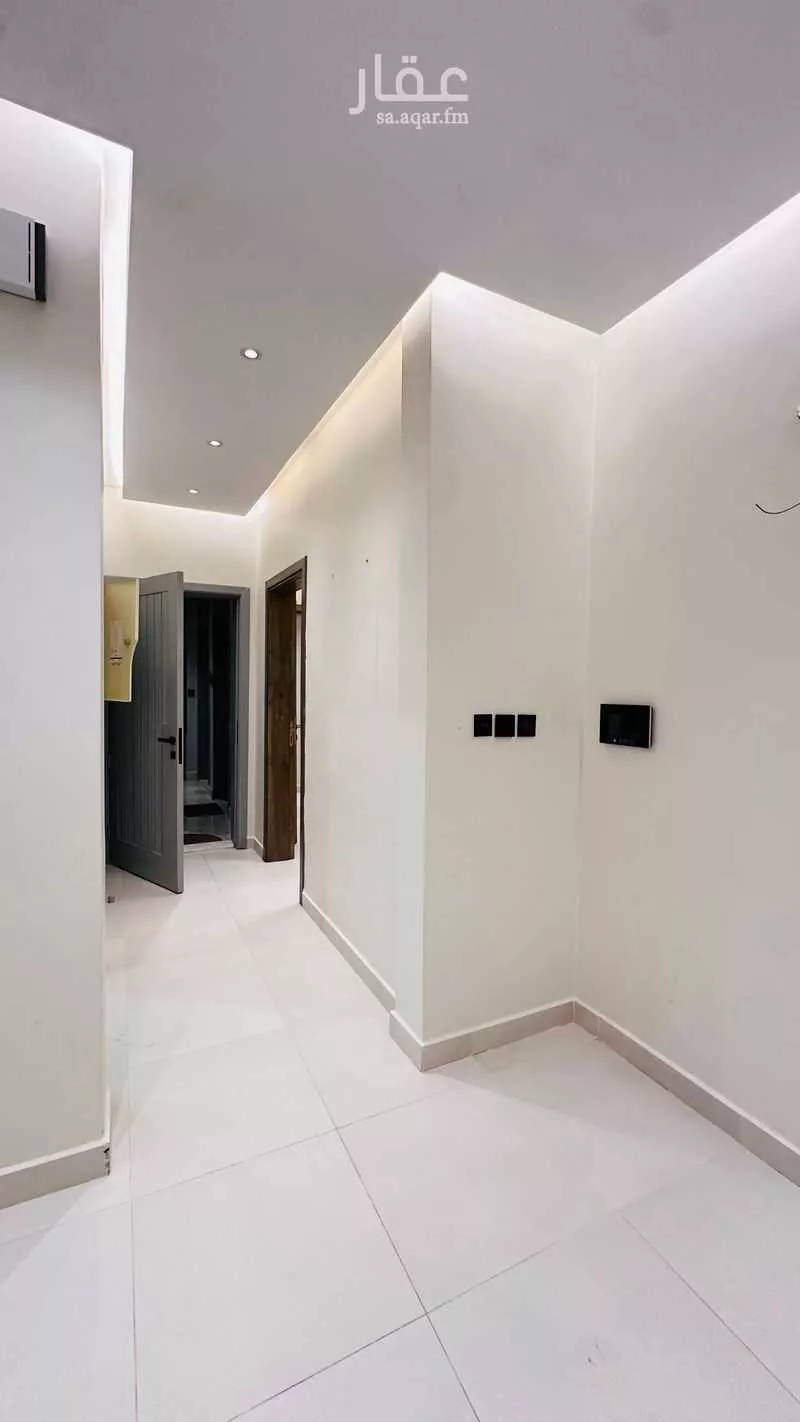 شقة 4 غرف في الواحة 8