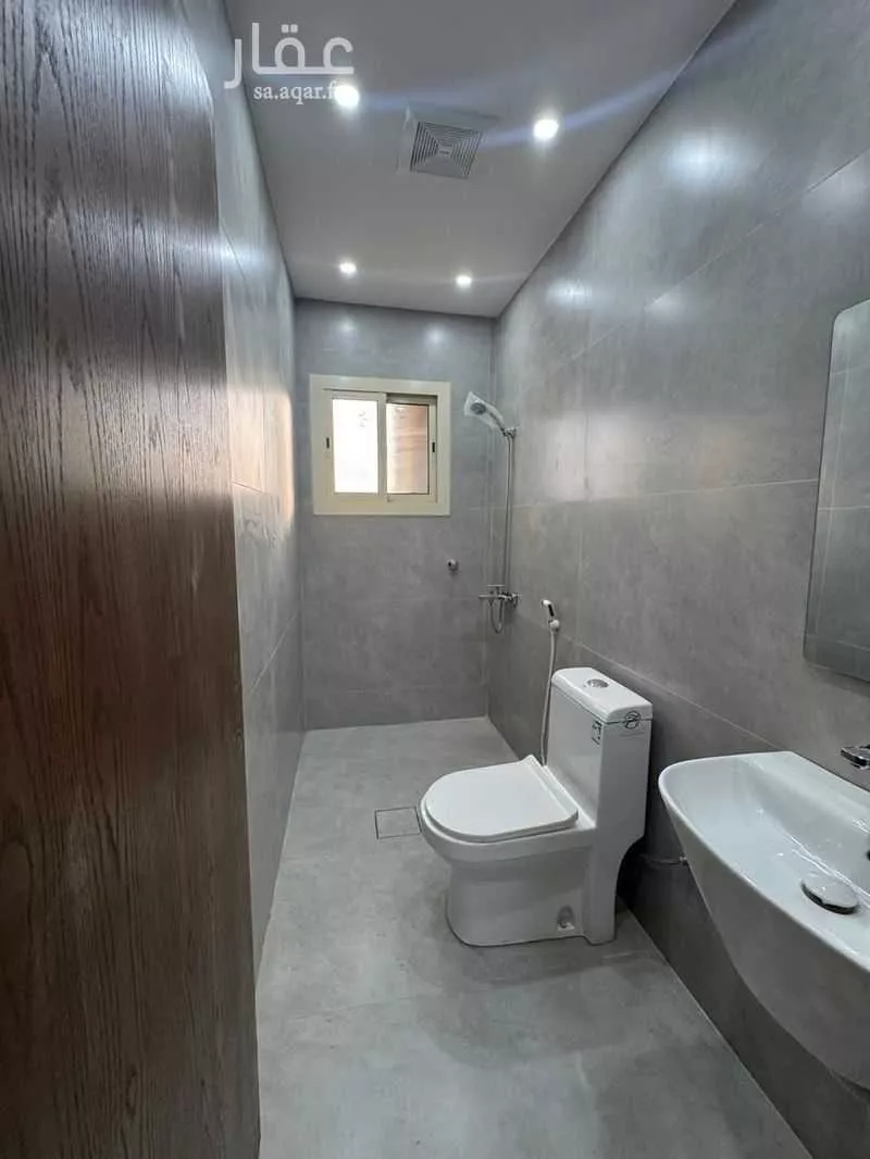 شقة 5 غرف في الفروسية 10