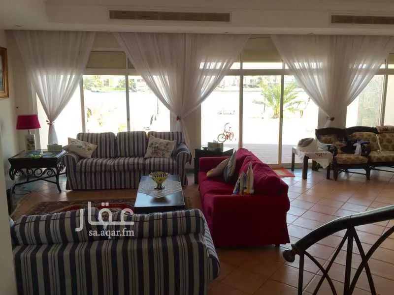 فيلا 8 غرف في الزمرد 2