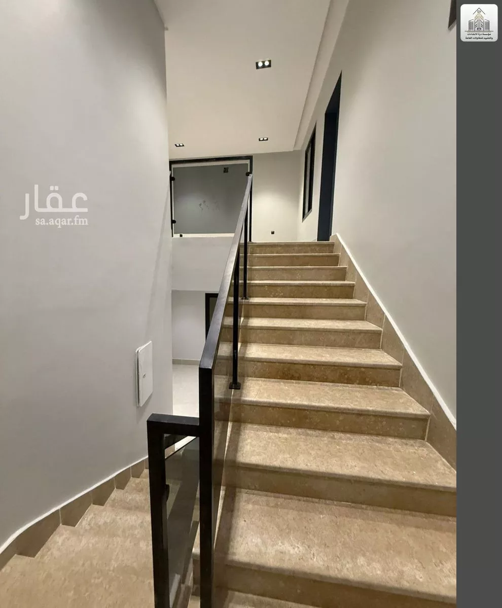 فيلا 7 غرف في عكاظ 11