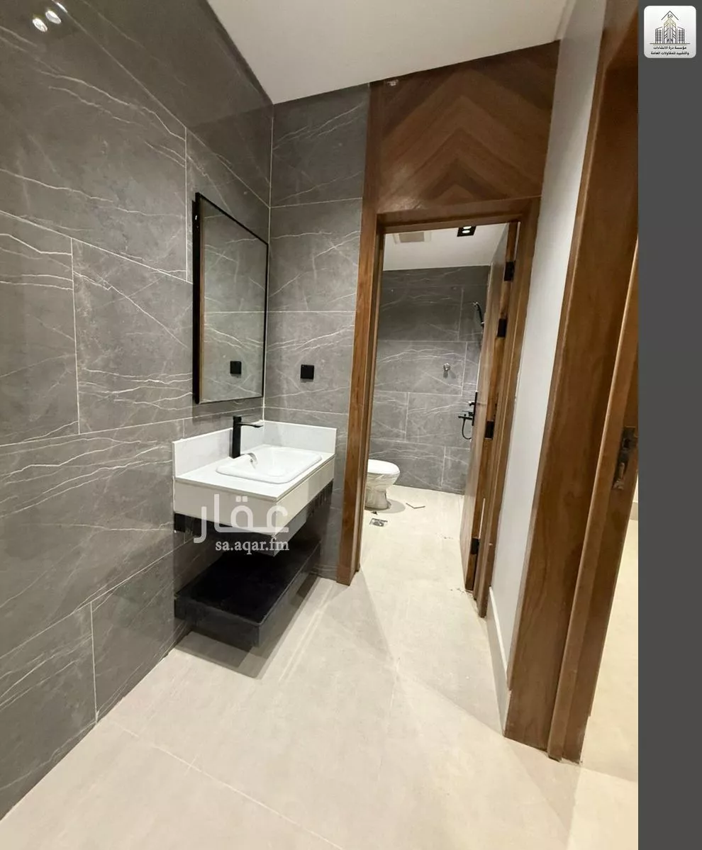 فيلا 7 غرف في عكاظ 14