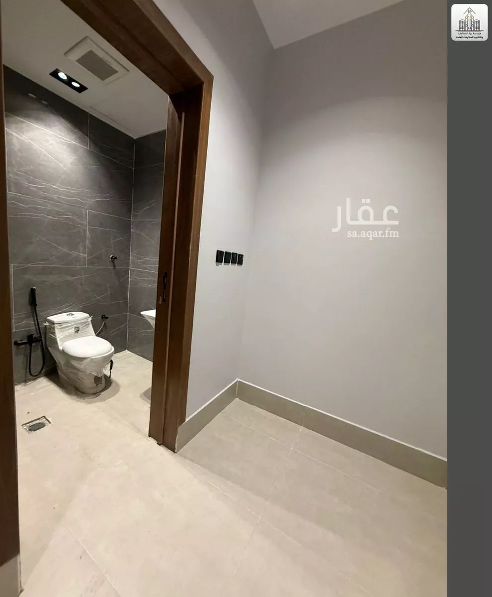 فيلا 7 غرف في عكاظ 18