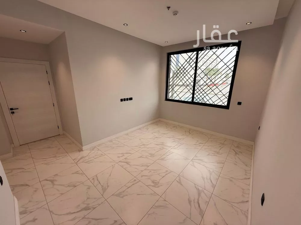 شقة 3 غرف في الملقا 13