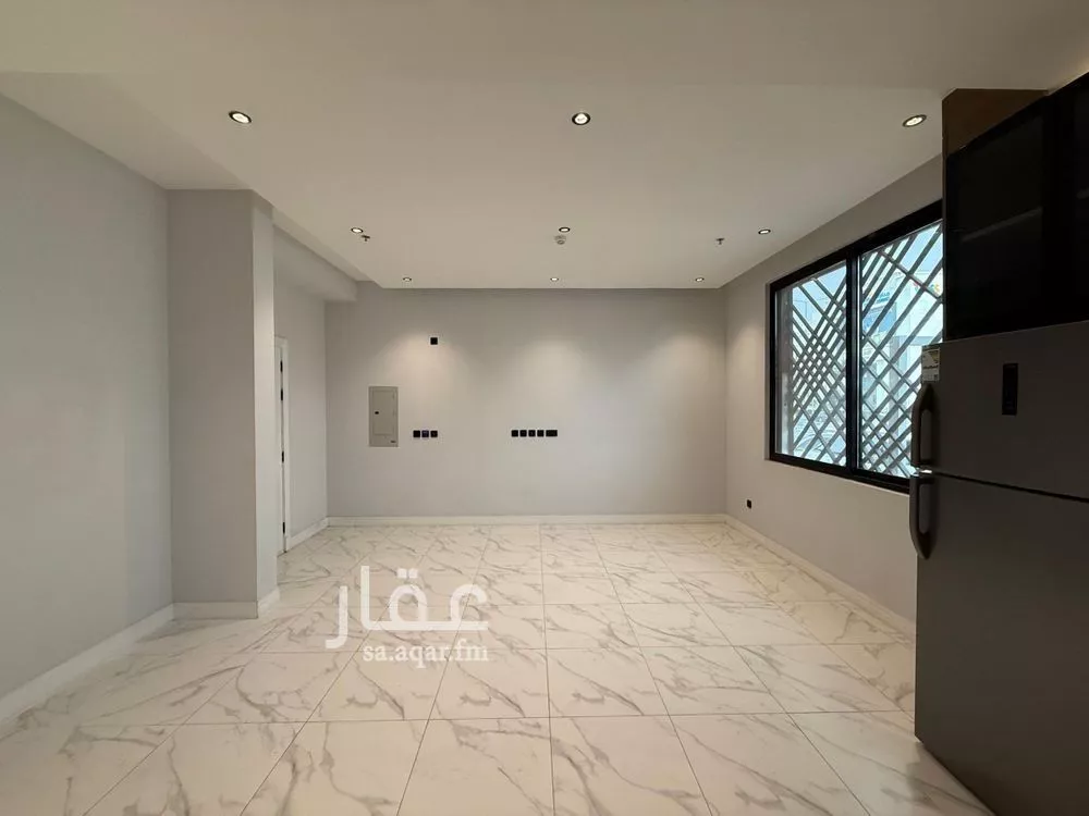 شقة 3 غرف في الملقا 6