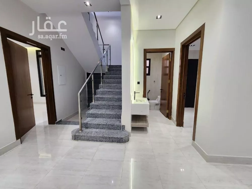 فيلا 5 غرف في العريجاء الغربية 15