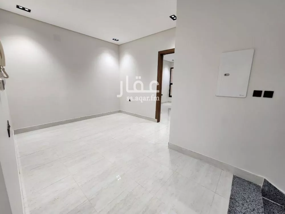 فيلا 5 غرف في العريجاء الغربية 3