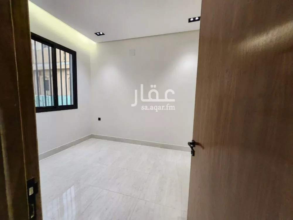 فيلا 5 غرف في العريجاء الغربية 5