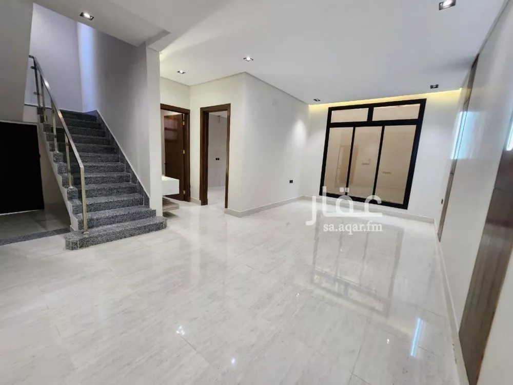 فيلا 5 غرف في العريجاء الغربية 7